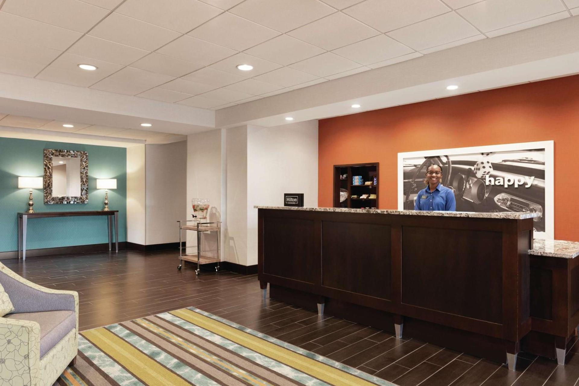 Hampton Inn & Suites Mishawaka/South Bend at Heritage Square photo 5