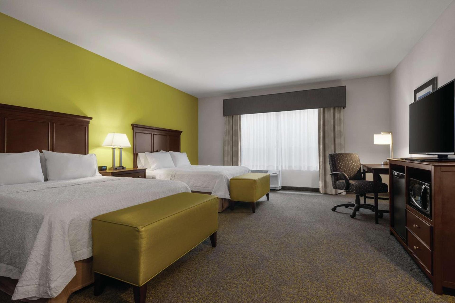 Hampton Inn & Suites Mishawaka/South Bend at Heritage Square photo 20
