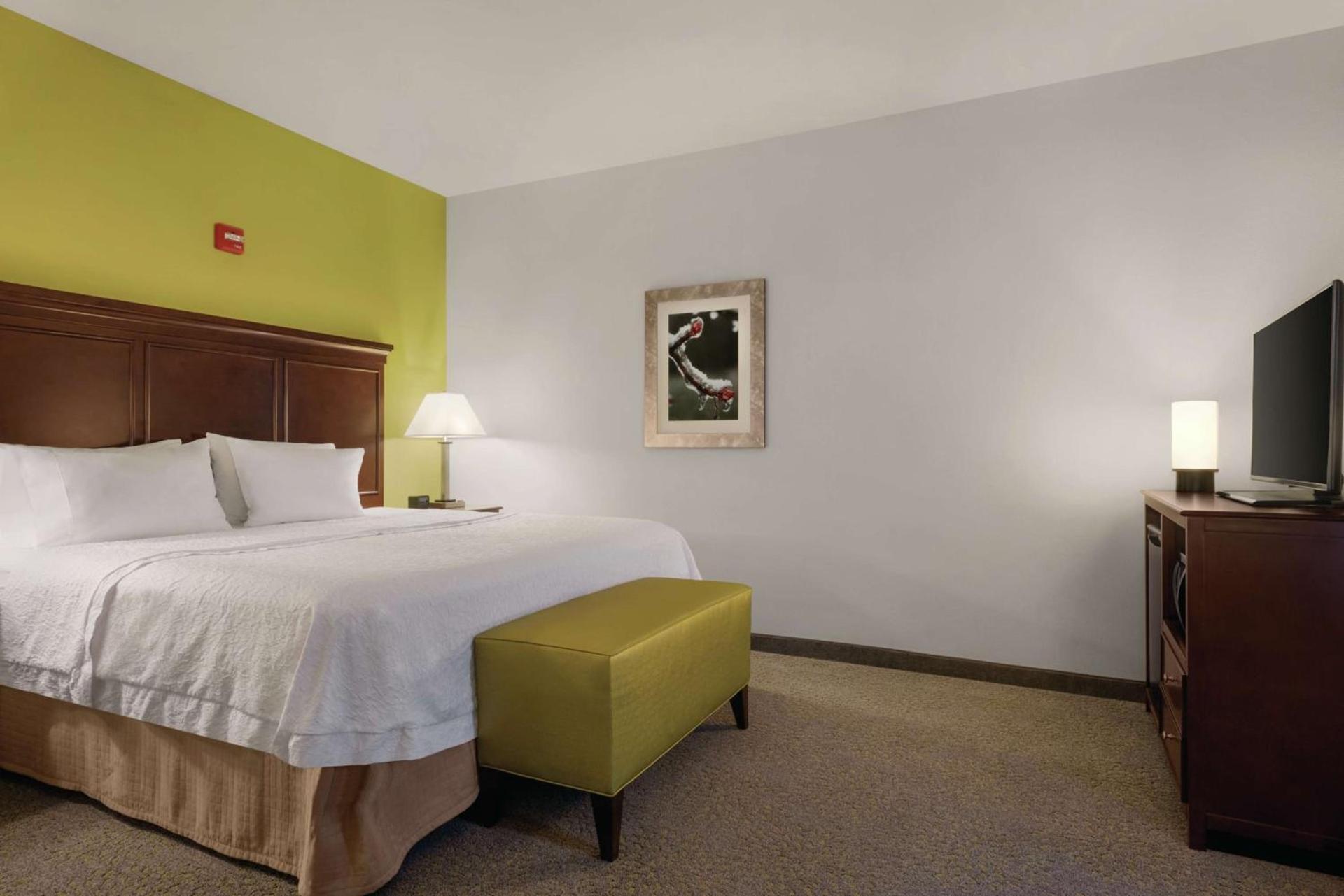 Hampton Inn & Suites Mishawaka/South Bend at Heritage Square photo 28