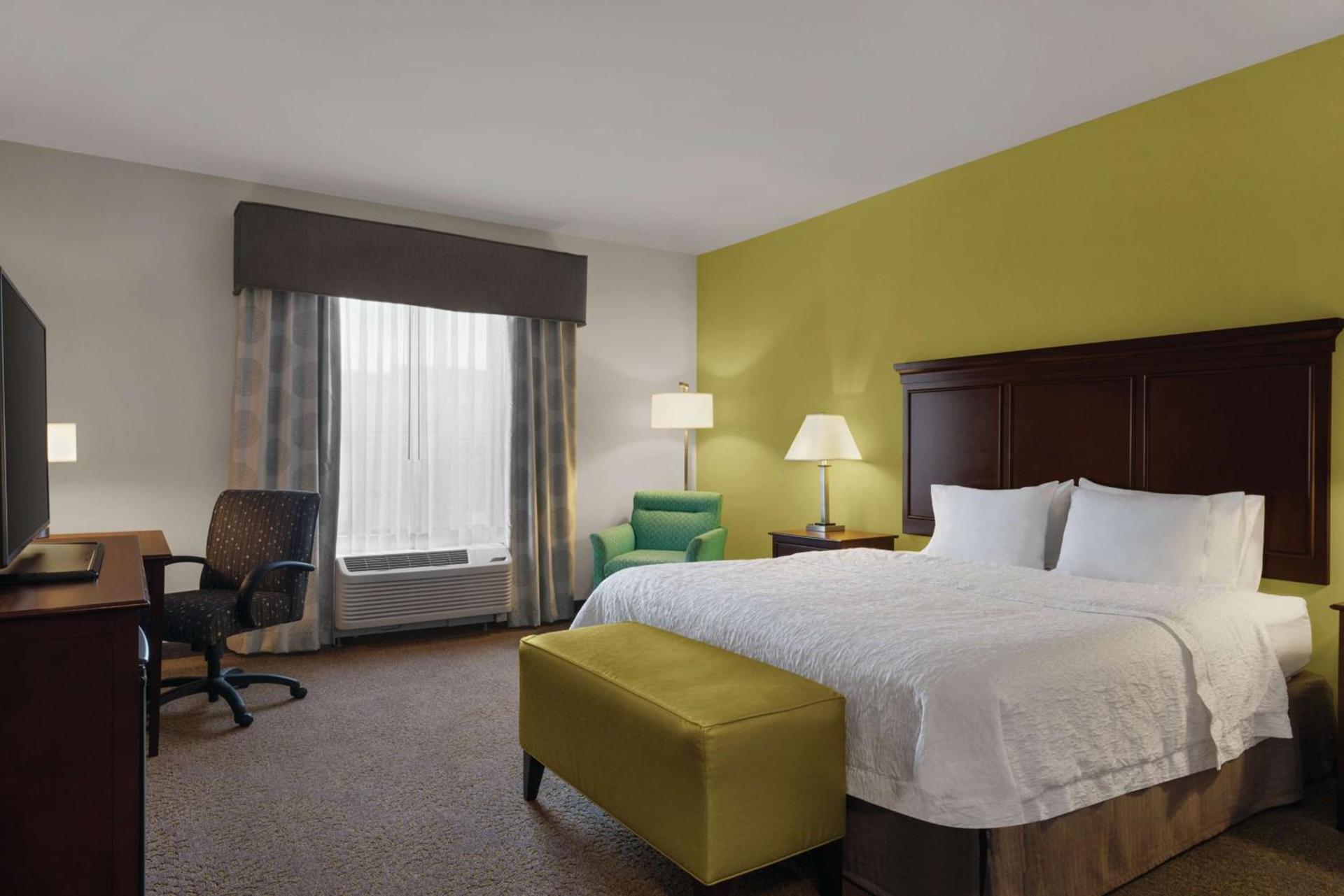 Hampton Inn & Suites Mishawaka/South Bend at Heritage Square photo 32
