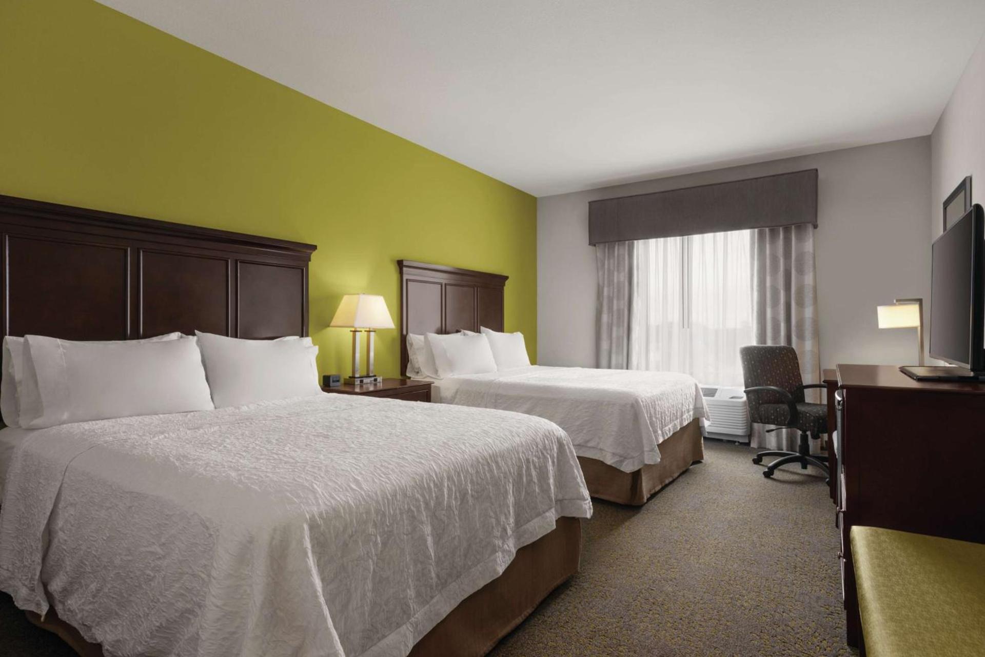 Hampton Inn & Suites Mishawaka/South Bend at Heritage Square photo 36
