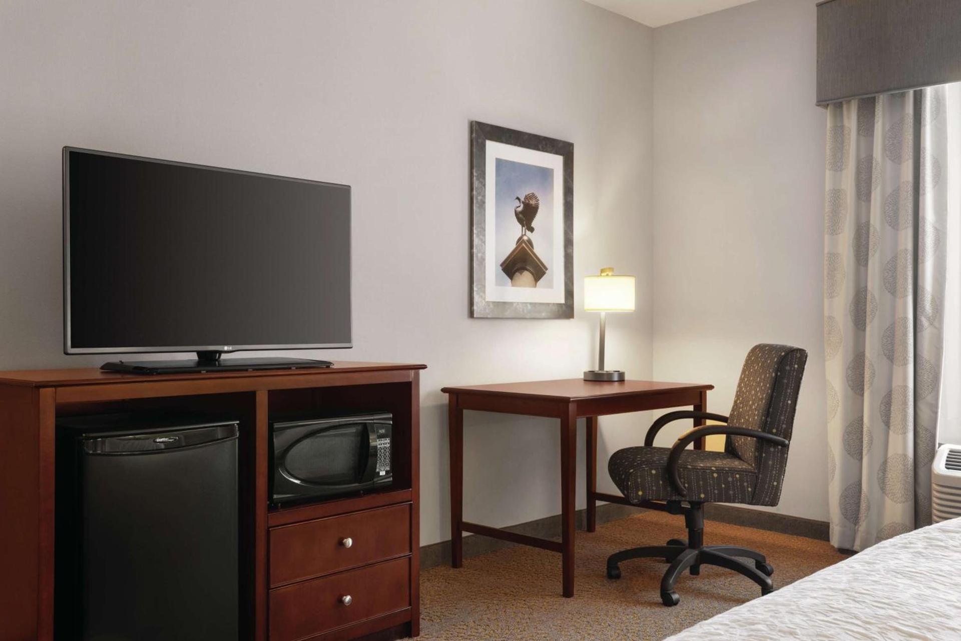 Hampton Inn & Suites Mishawaka/South Bend at Heritage Square photo 37