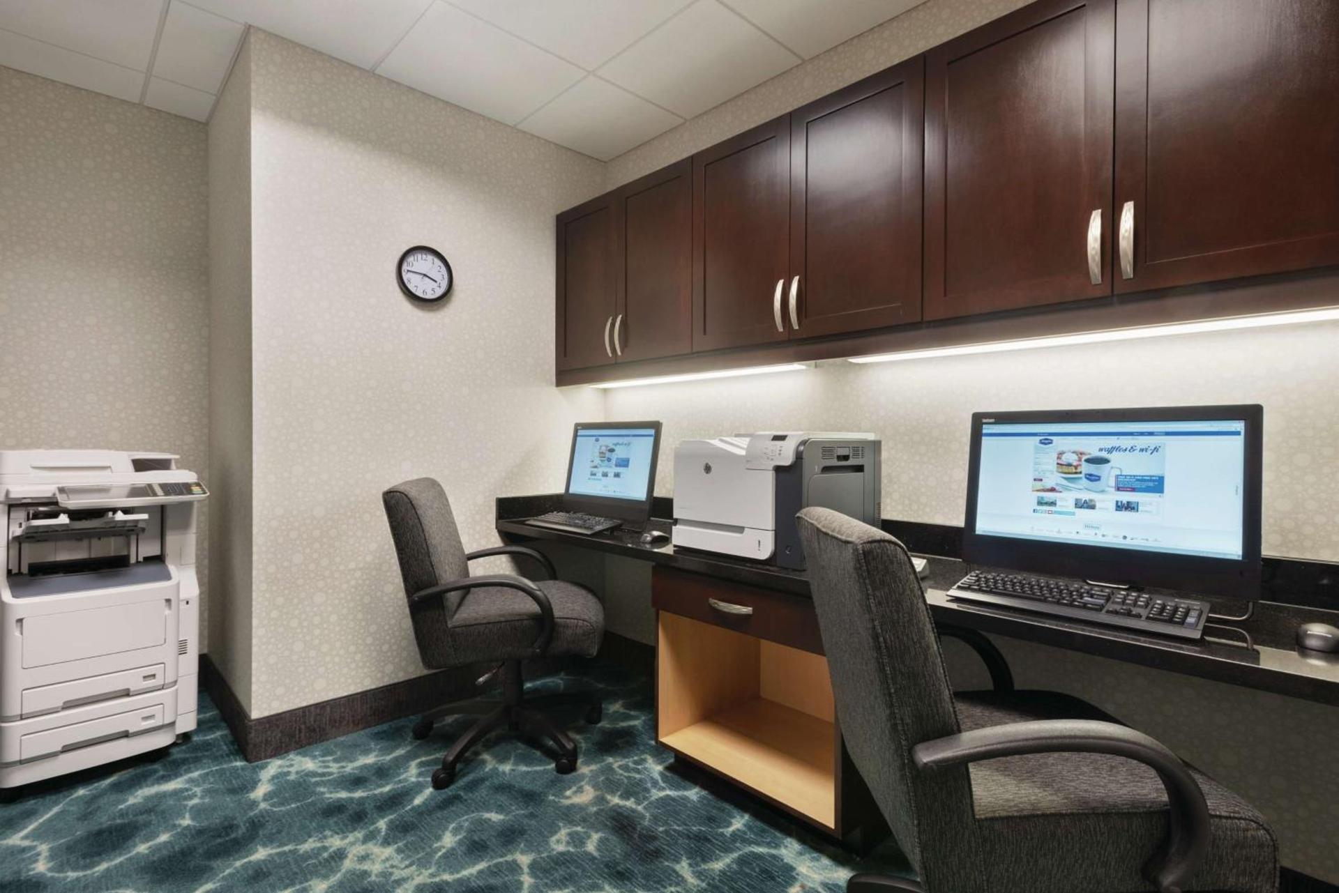 Hampton Inn & Suites Mishawaka/South Bend at Heritage Square photo 41