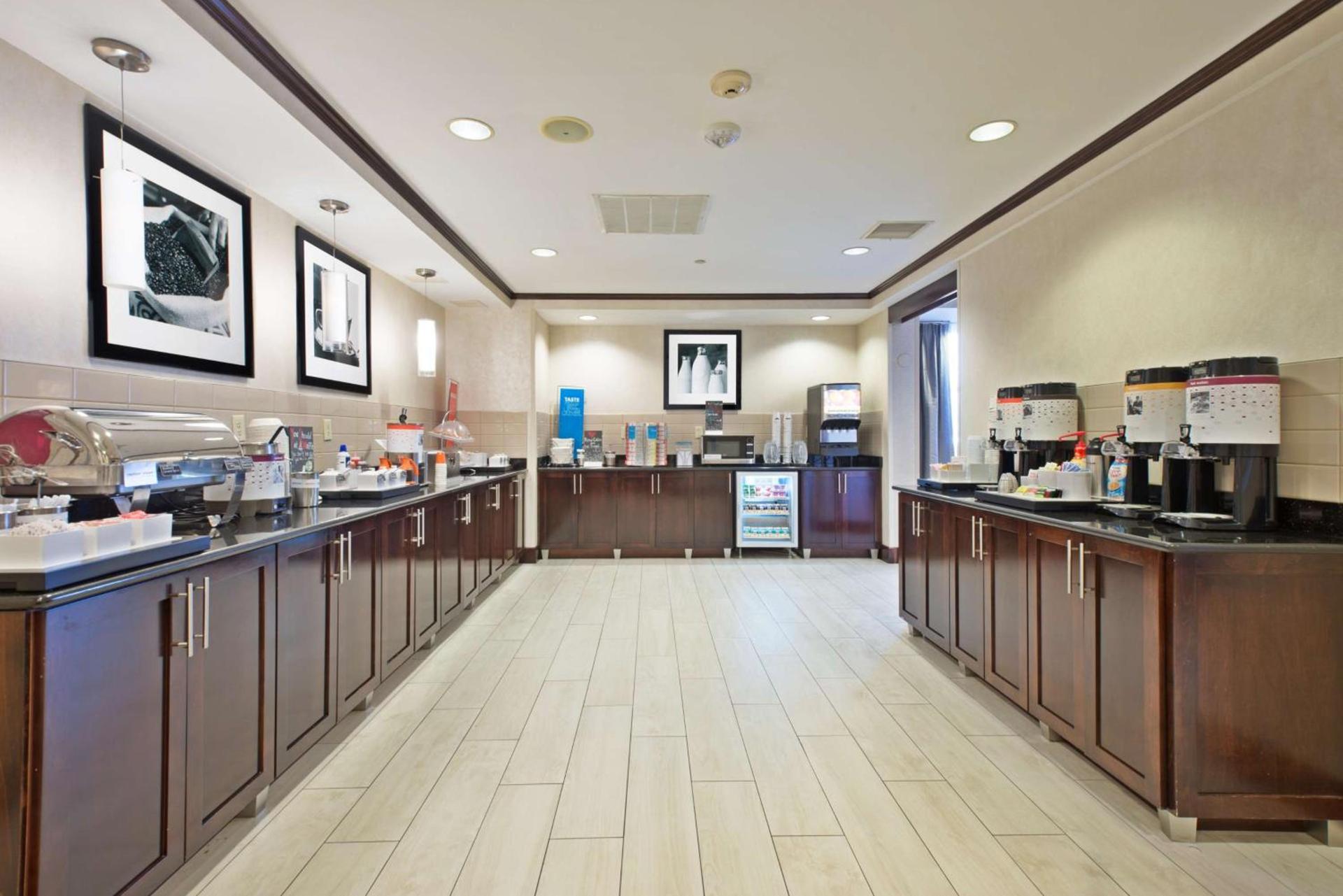 Hampton Inn Gainesville-Haymarket photo 9