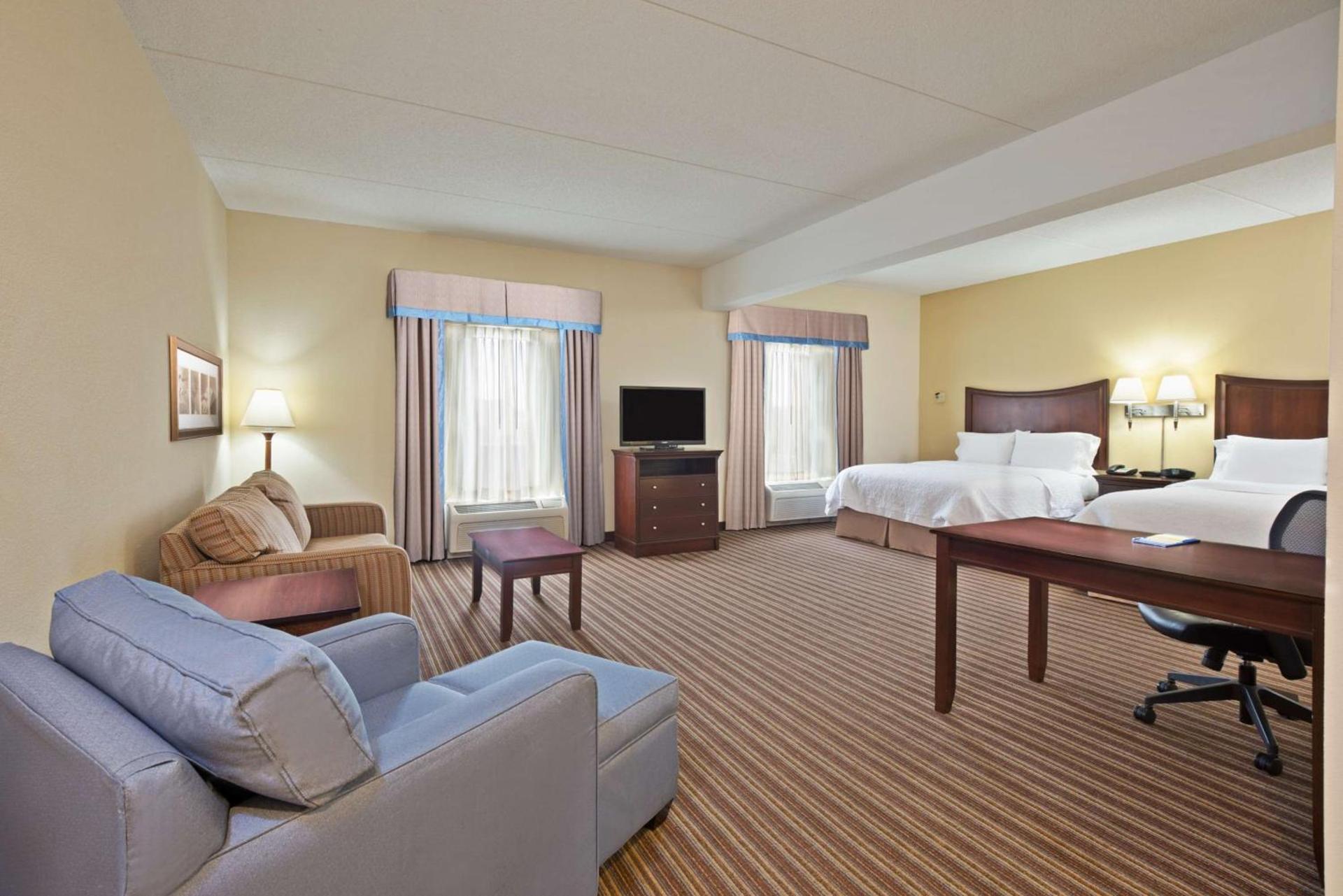 Hampton Inn Gainesville-Haymarket photo 14