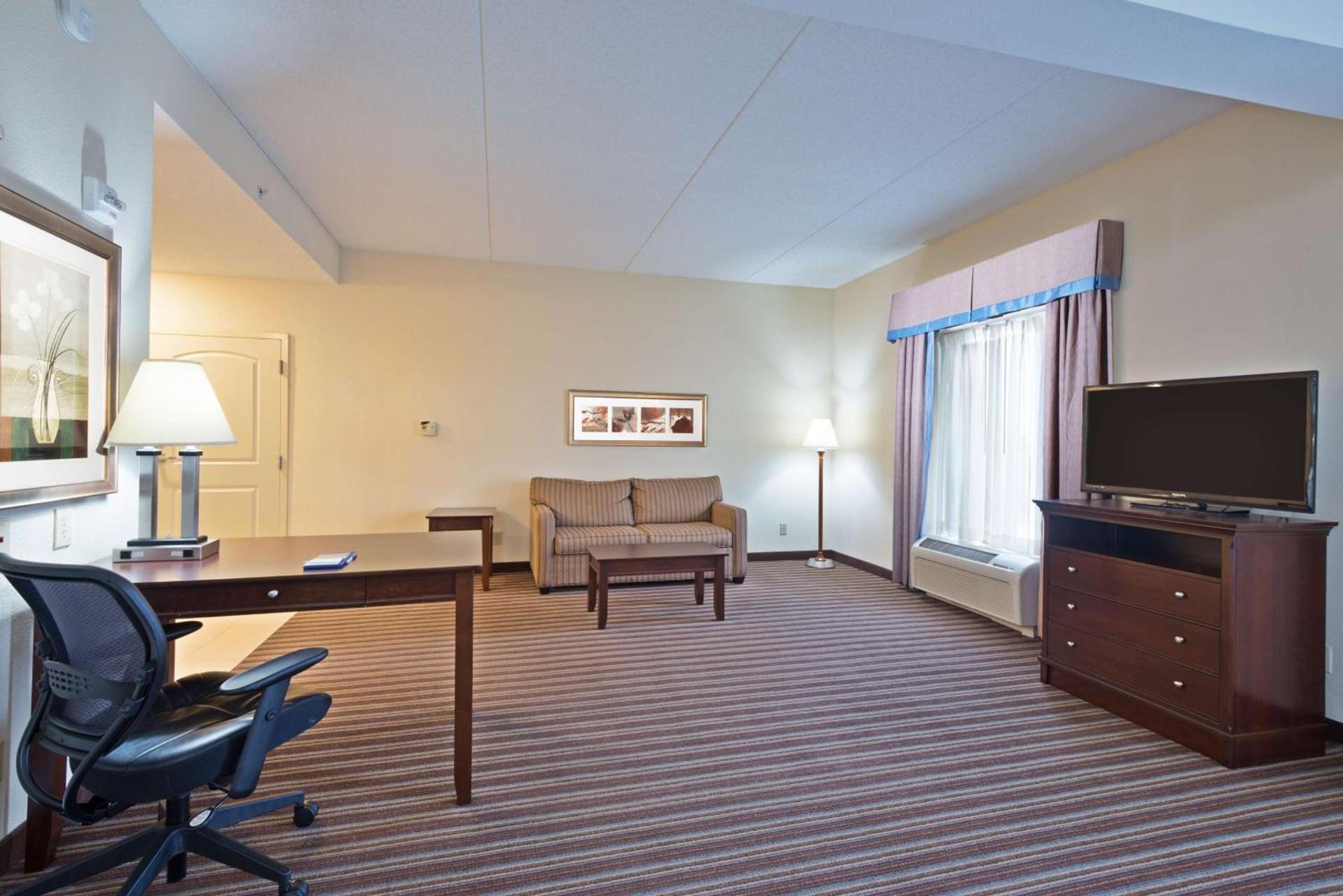 Hampton Inn Gainesville-Haymarket photo 19