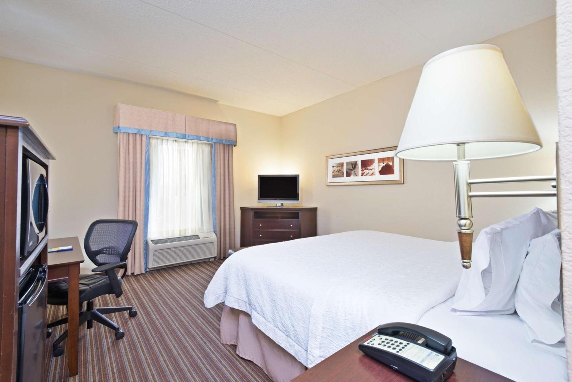 Hampton Inn Gainesville-Haymarket photo 26