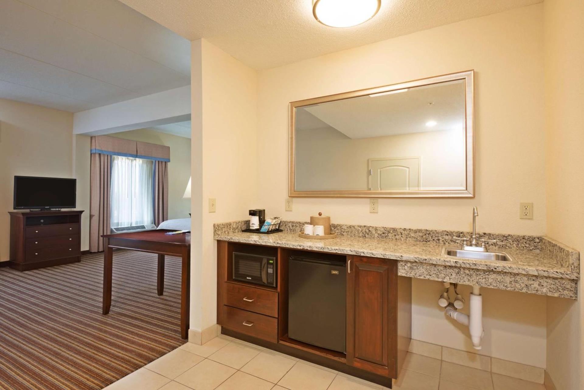 Hampton Inn Gainesville-Haymarket photo 29