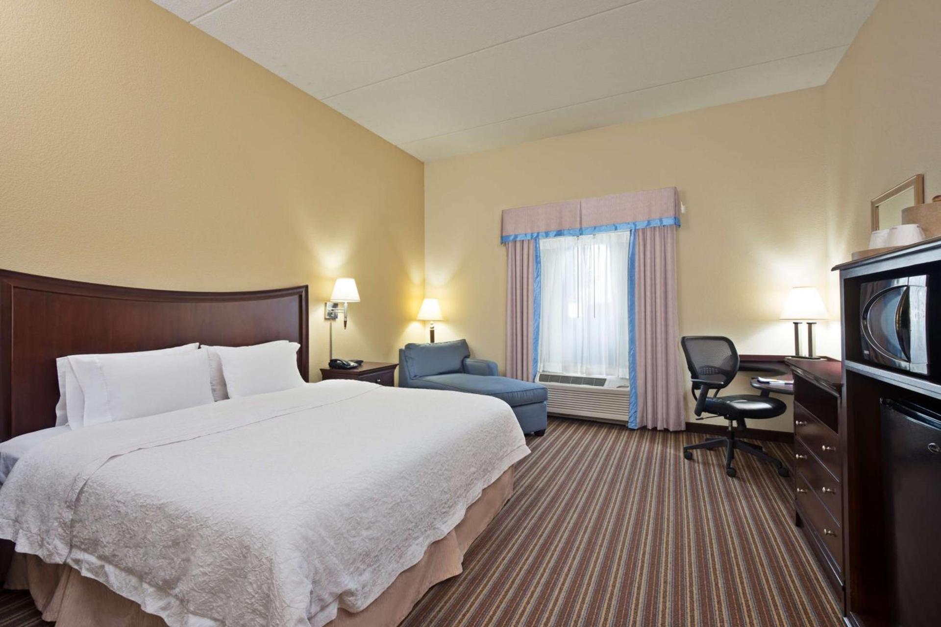 Hampton Inn Gainesville-Haymarket photo 31