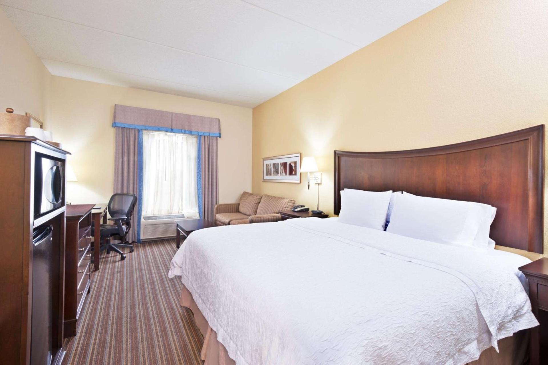 Hampton Inn Gainesville-Haymarket photo 35