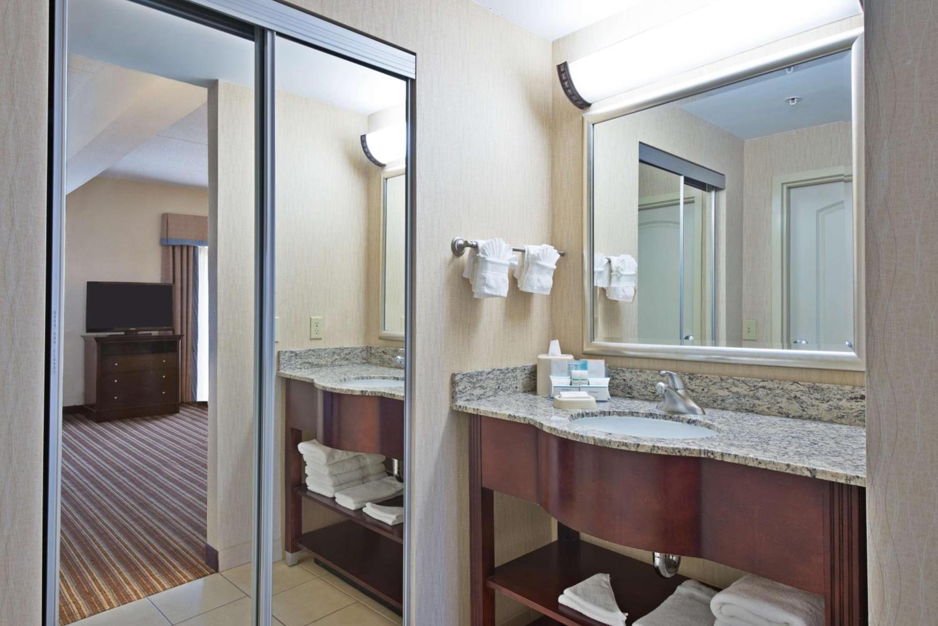 Hampton Inn Gainesville-Haymarket photo 36