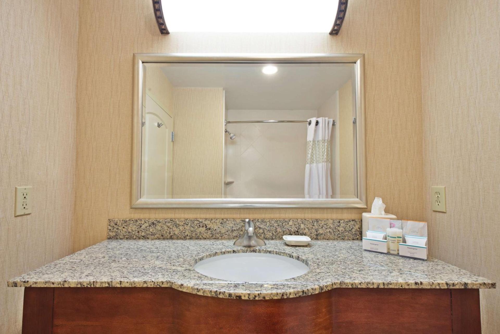Hampton Inn Gainesville-Haymarket photo 39