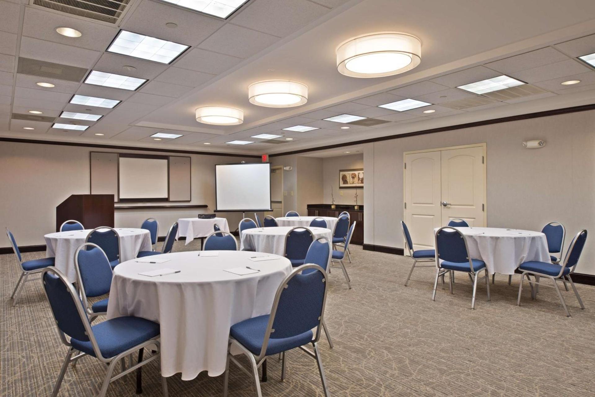 Hampton Inn Gainesville-Haymarket photo 43