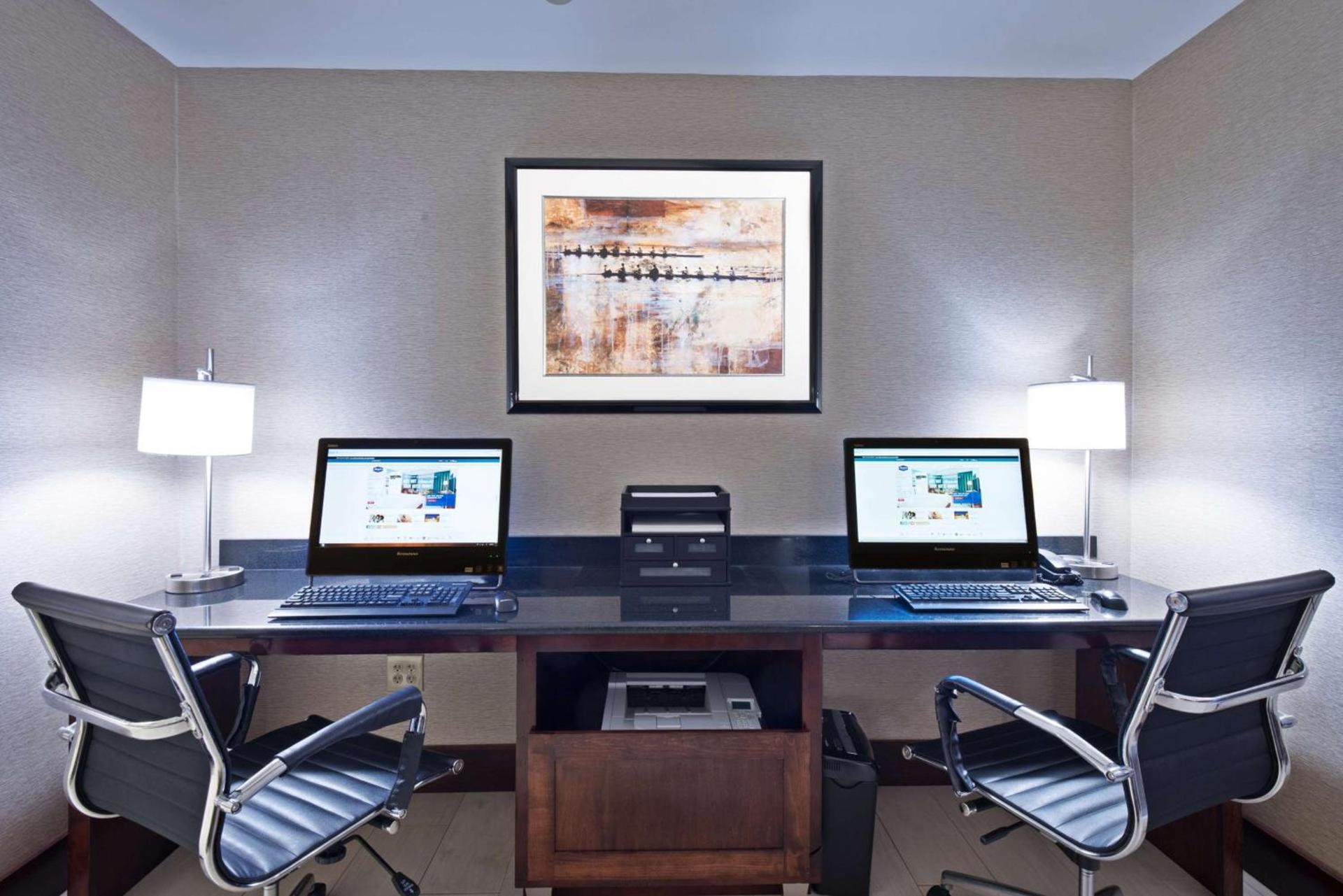 Hampton Inn Gainesville-Haymarket photo 44