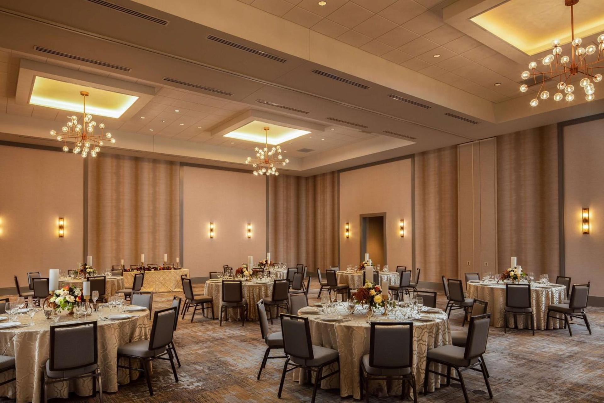 Embassy Suites by Hilton South Bend photo 27