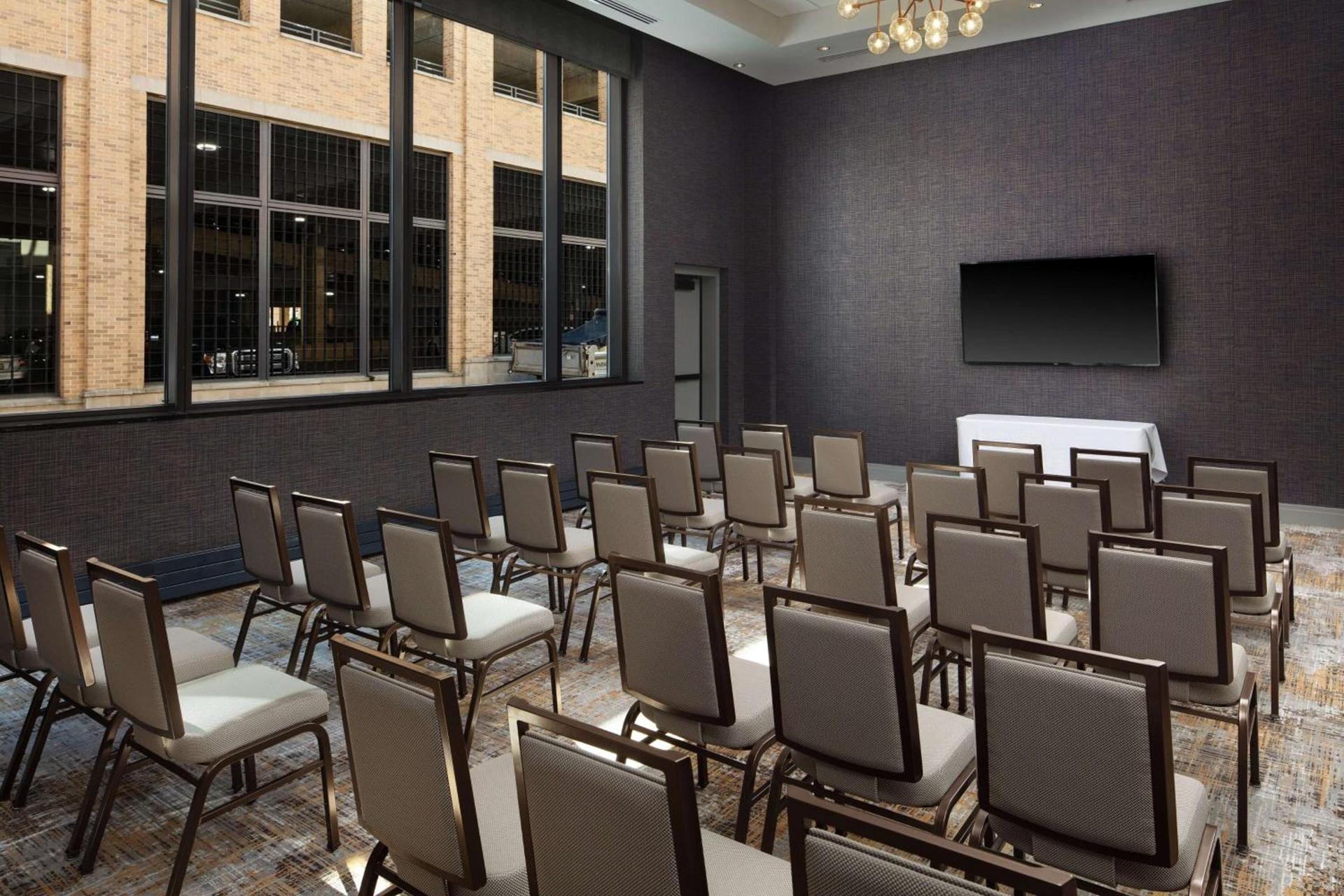 Embassy Suites by Hilton South Bend photo 29