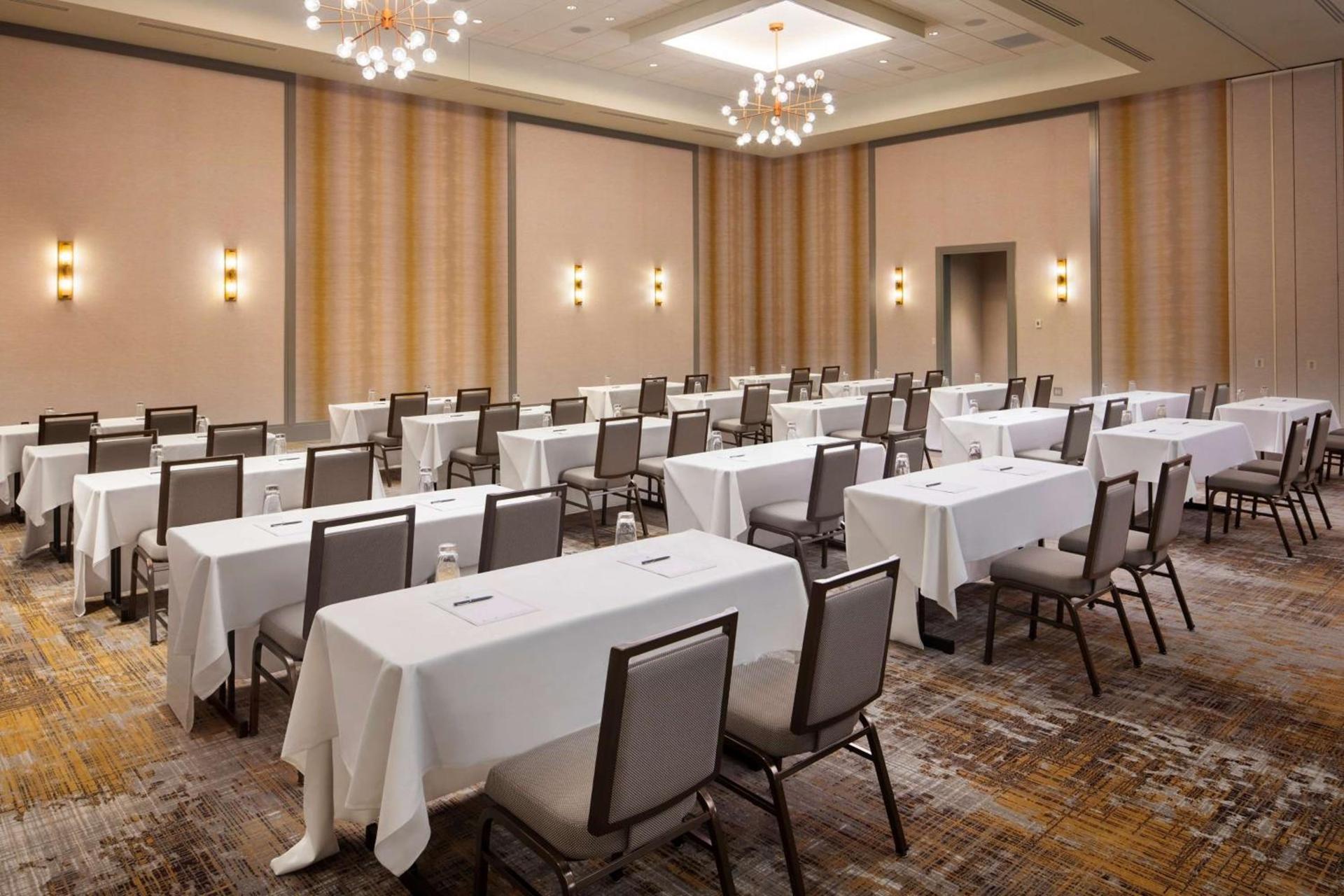 Embassy Suites by Hilton South Bend photo 31