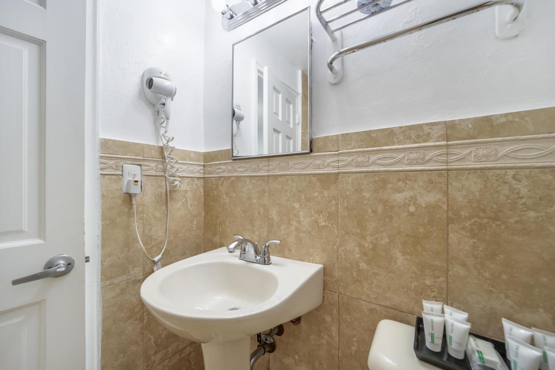 Starlite Hotel photo 41