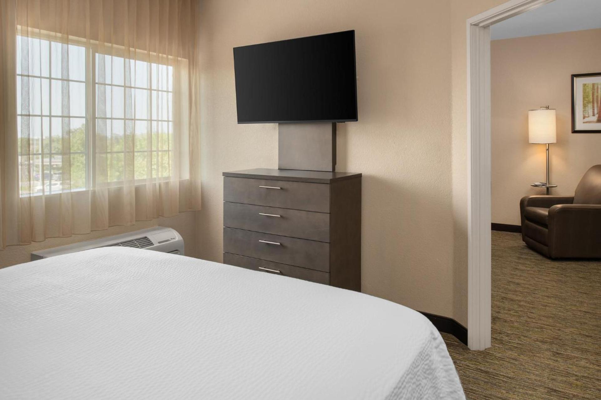 Candlewood Suites Turlock by IHG photo 41
