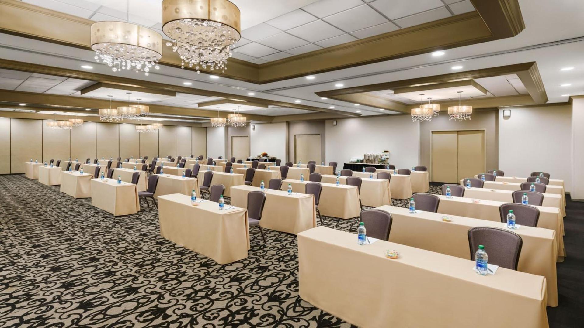 Crowne Plaza Phoenix Airport - PHX by IHG photo 63