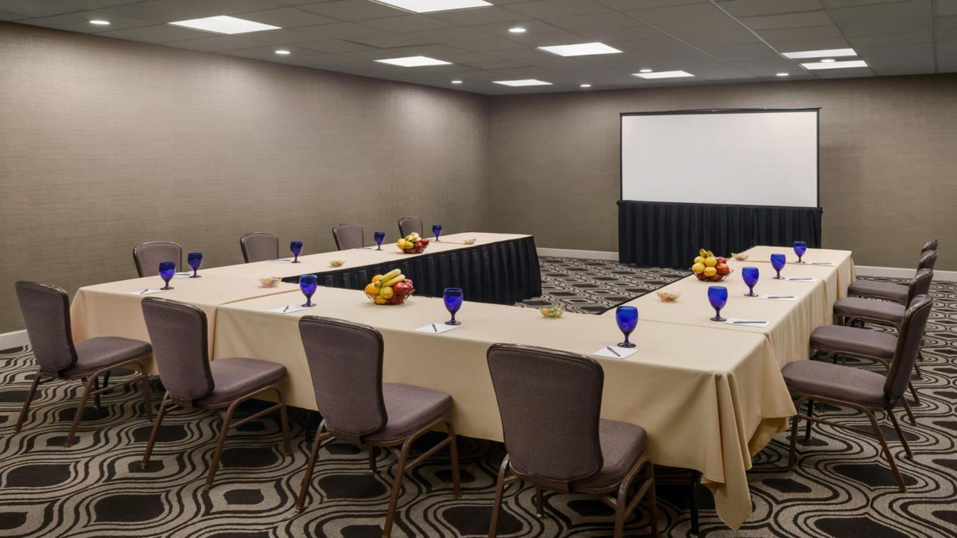 Crowne Plaza Phoenix Airport - PHX by IHG photo 85