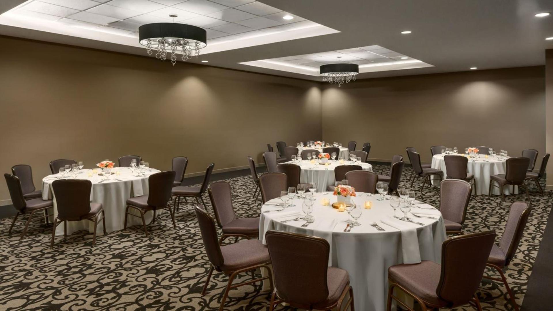 Crowne Plaza Phoenix Airport - PHX by IHG photo 90