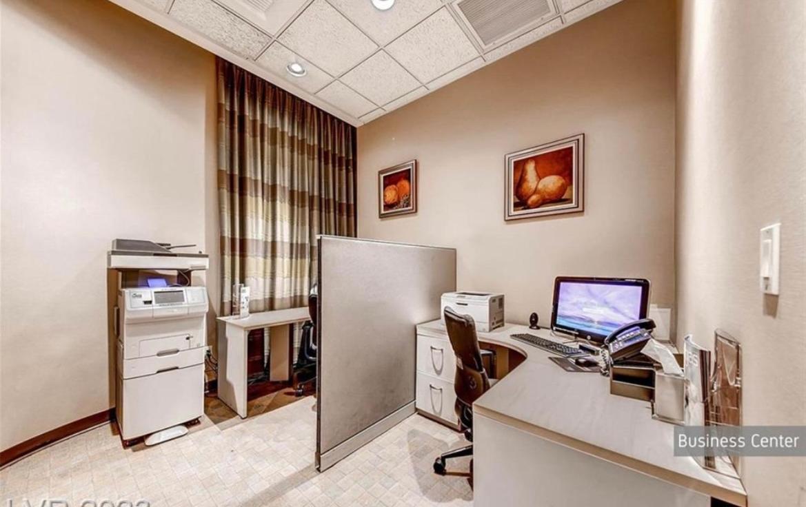 LUXE 702 MGM Signature with Balcony photo 48