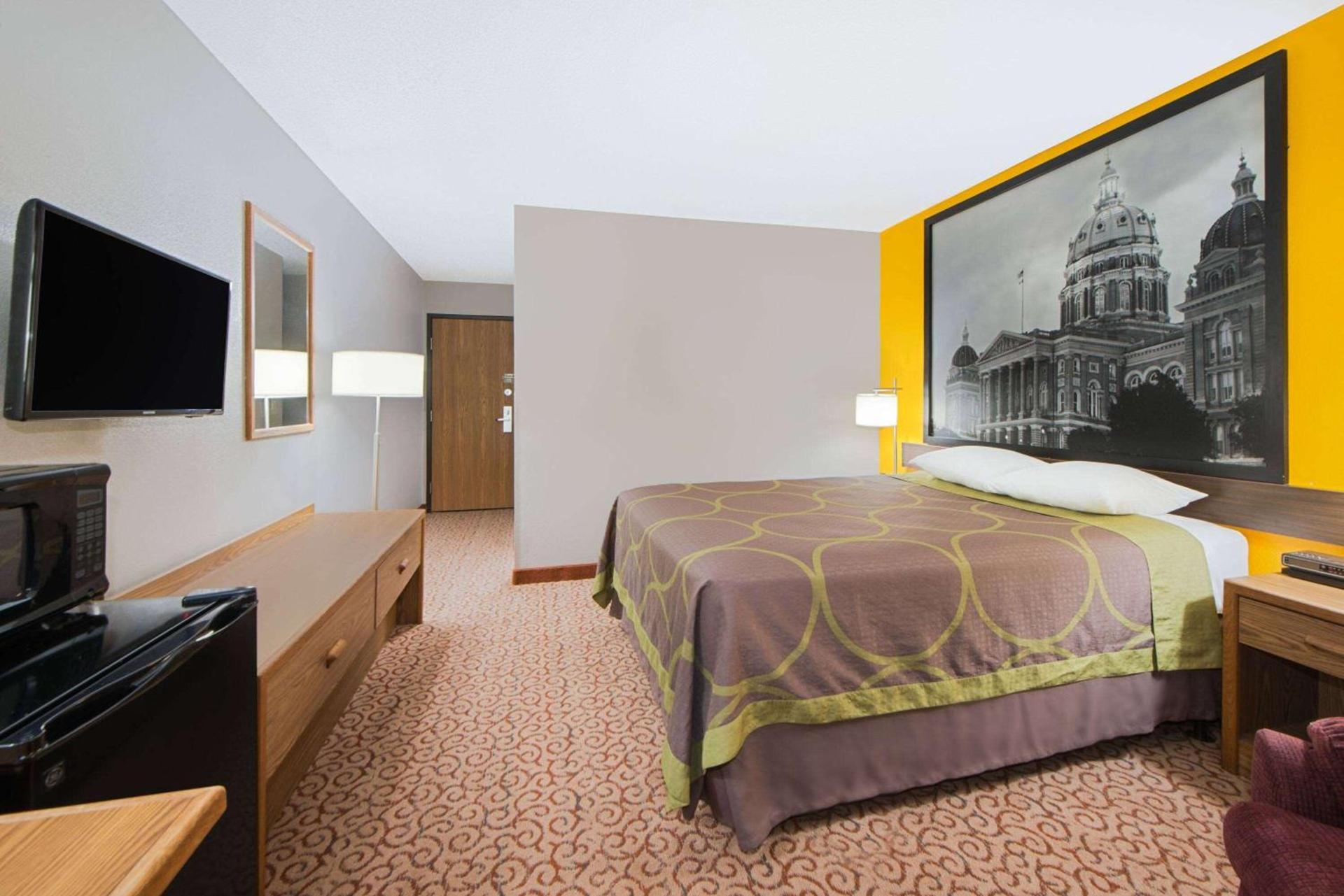 Super 8 by Wyndham Pella photo 9