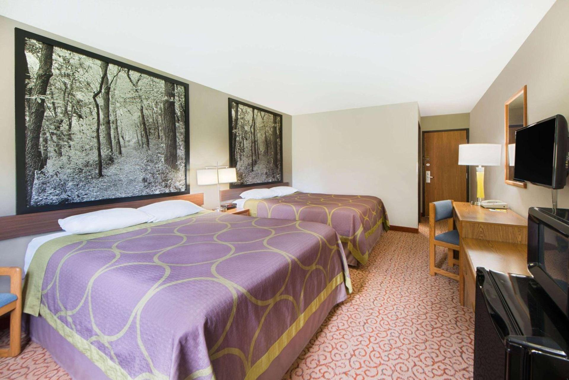 Super 8 by Wyndham Pella photo 6