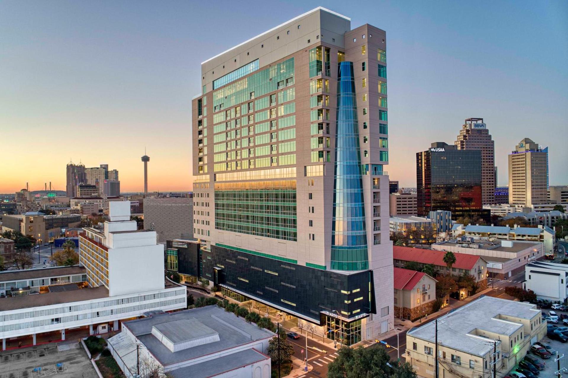 Thompson San Antonio - Riverwalk, by Hyatt photo 1