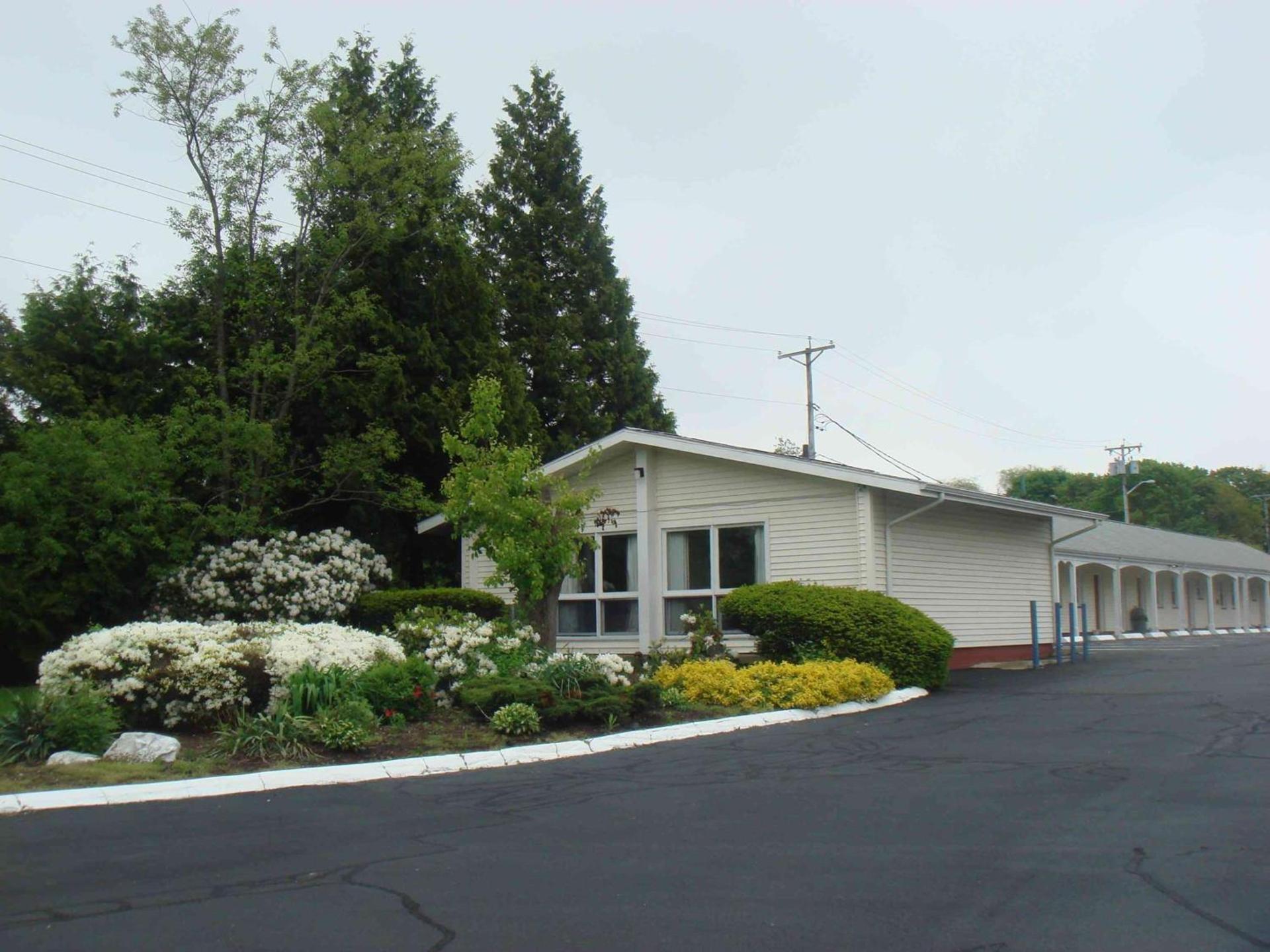 Harbor Base Inn photo 2