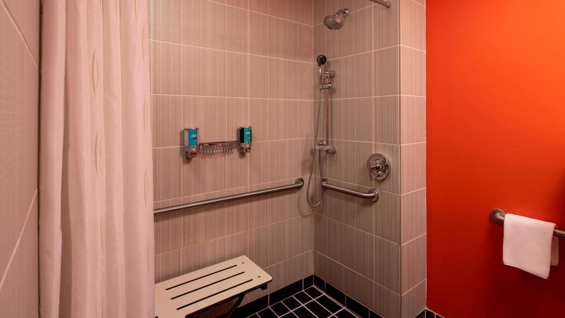 Aloft by Marriott Birmingham Soho Square photo 9