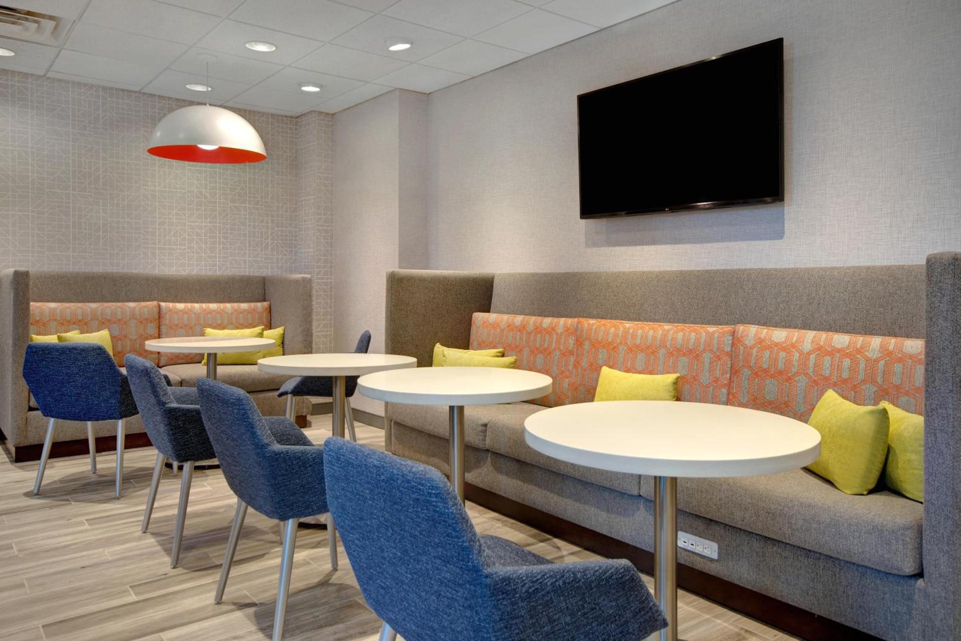 Hampton Inn & Suites Yonkers photo 9