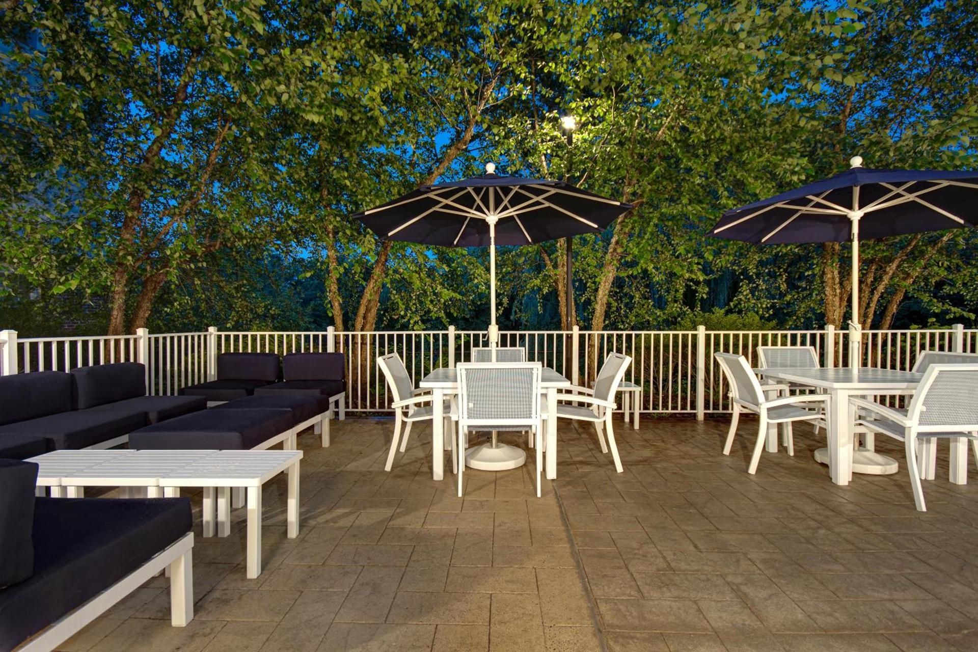Hampton Inn & Suites Yonkers photo 15