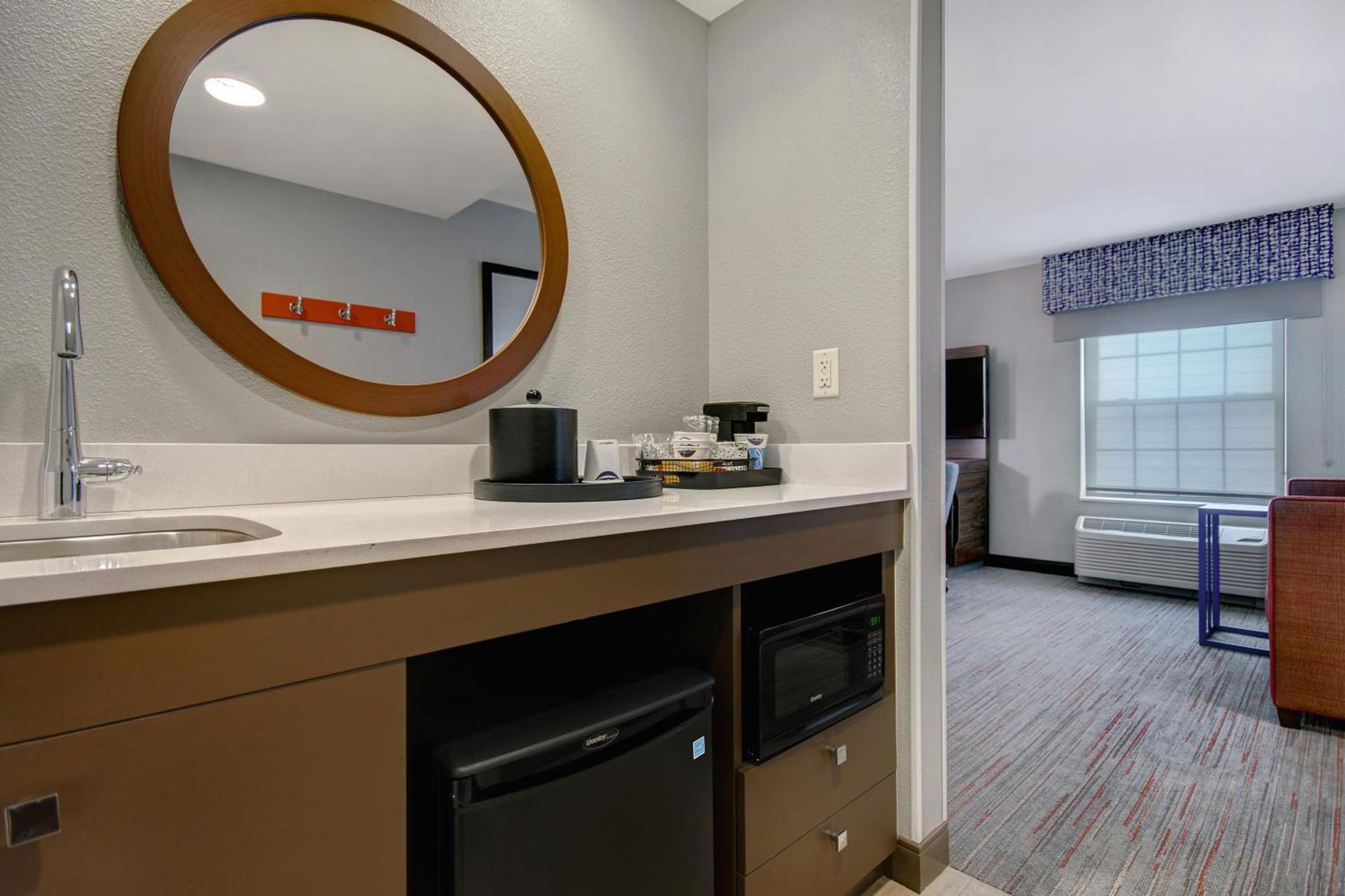 Hampton Inn & Suites Yonkers photo 24