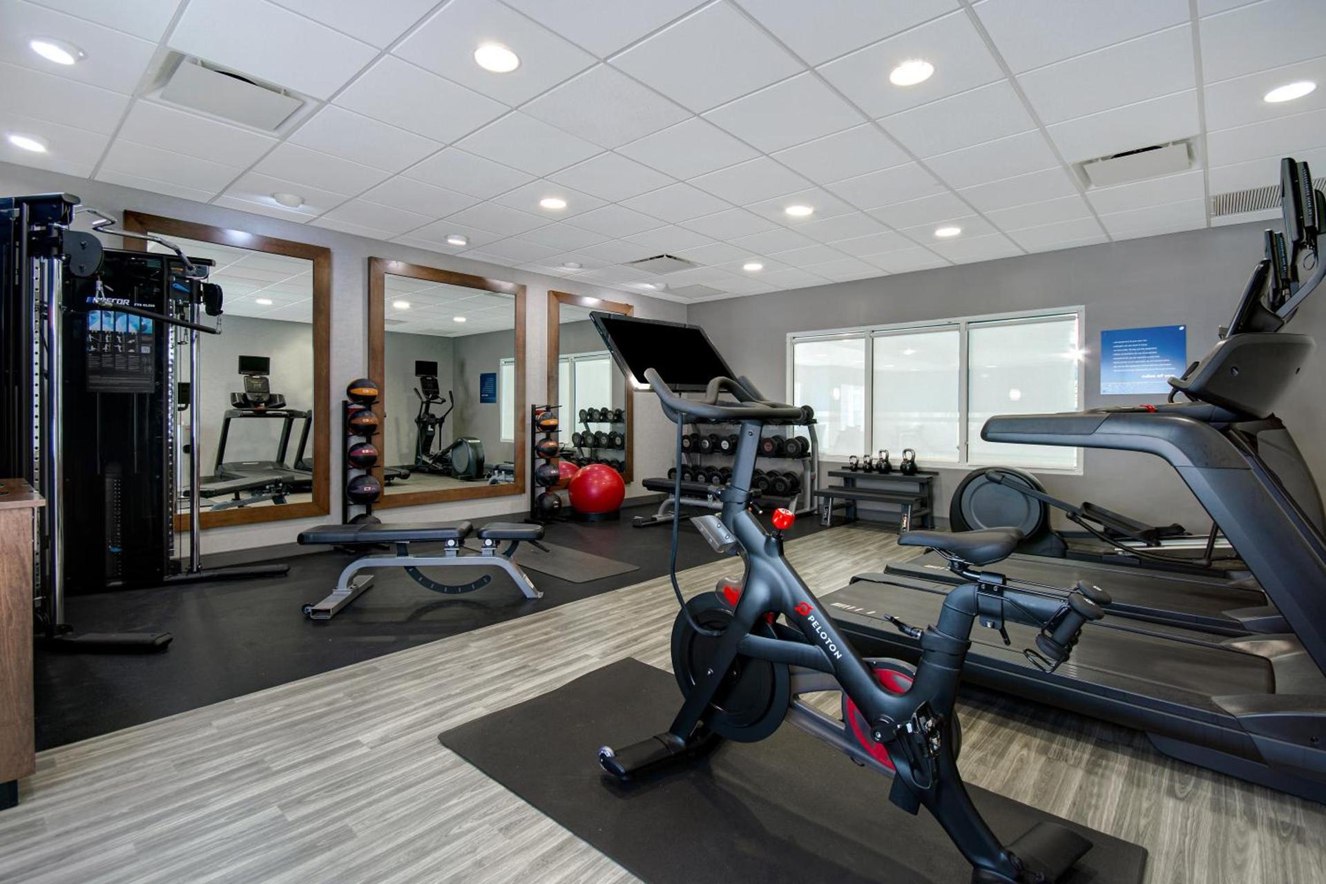 Hampton Inn & Suites Yonkers photo 16