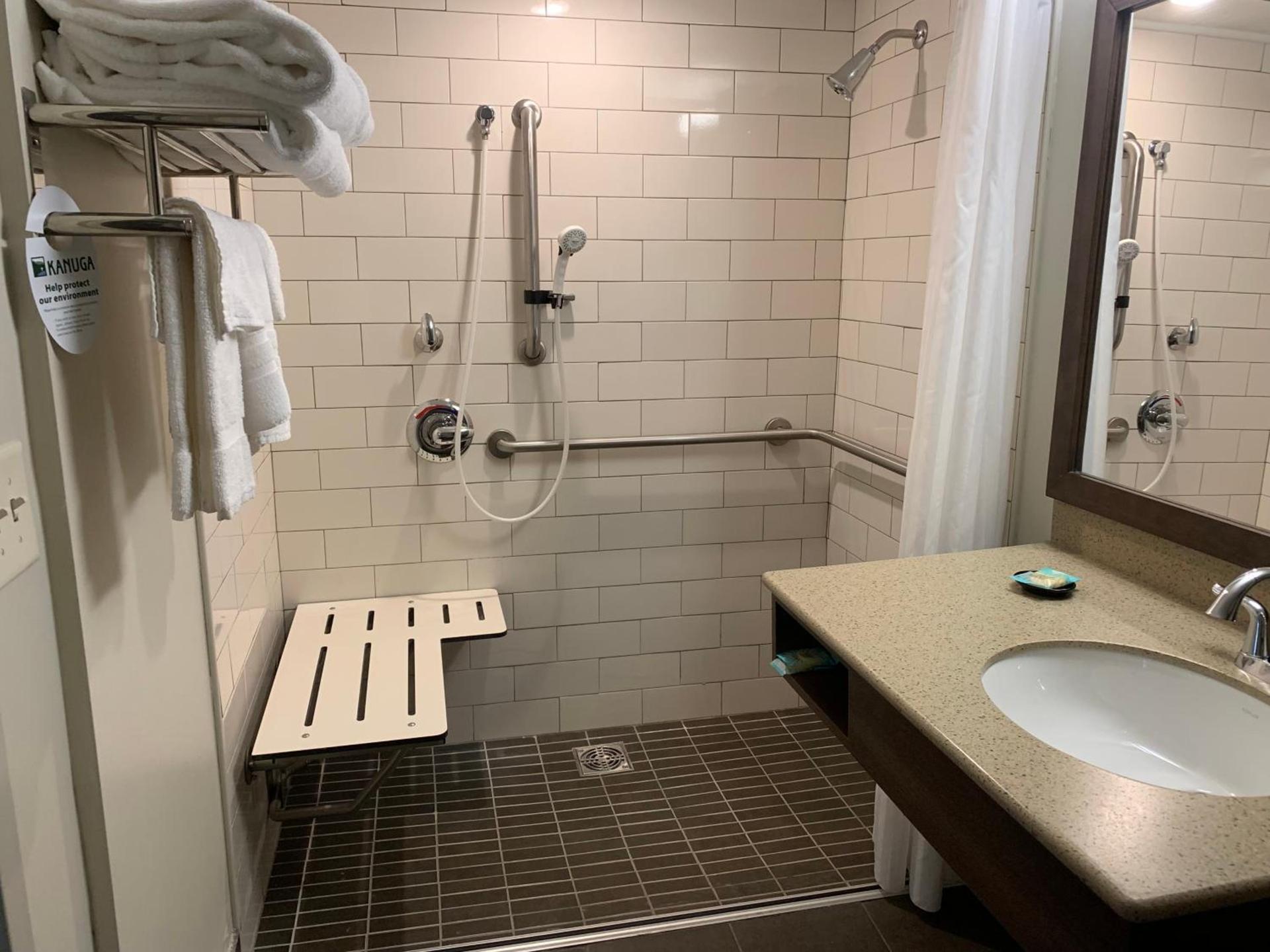 Kanuga Inn & Lodging photo 17