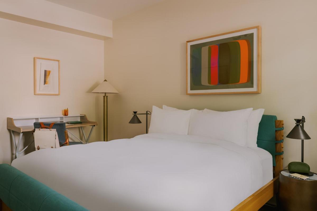 Kenmore Village Hotel, South Beach photo 11