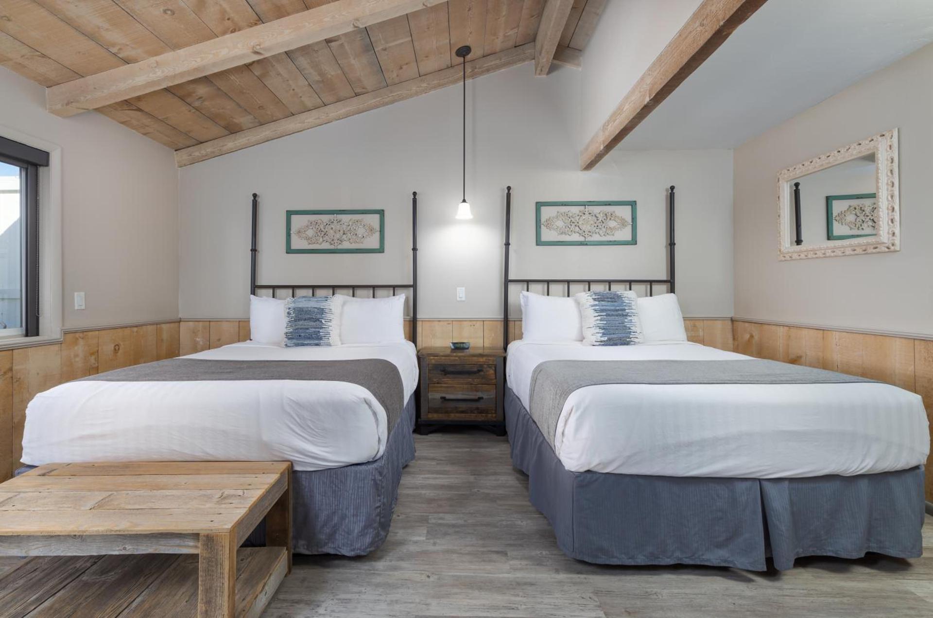 Sky Ranch Lodge photo 77