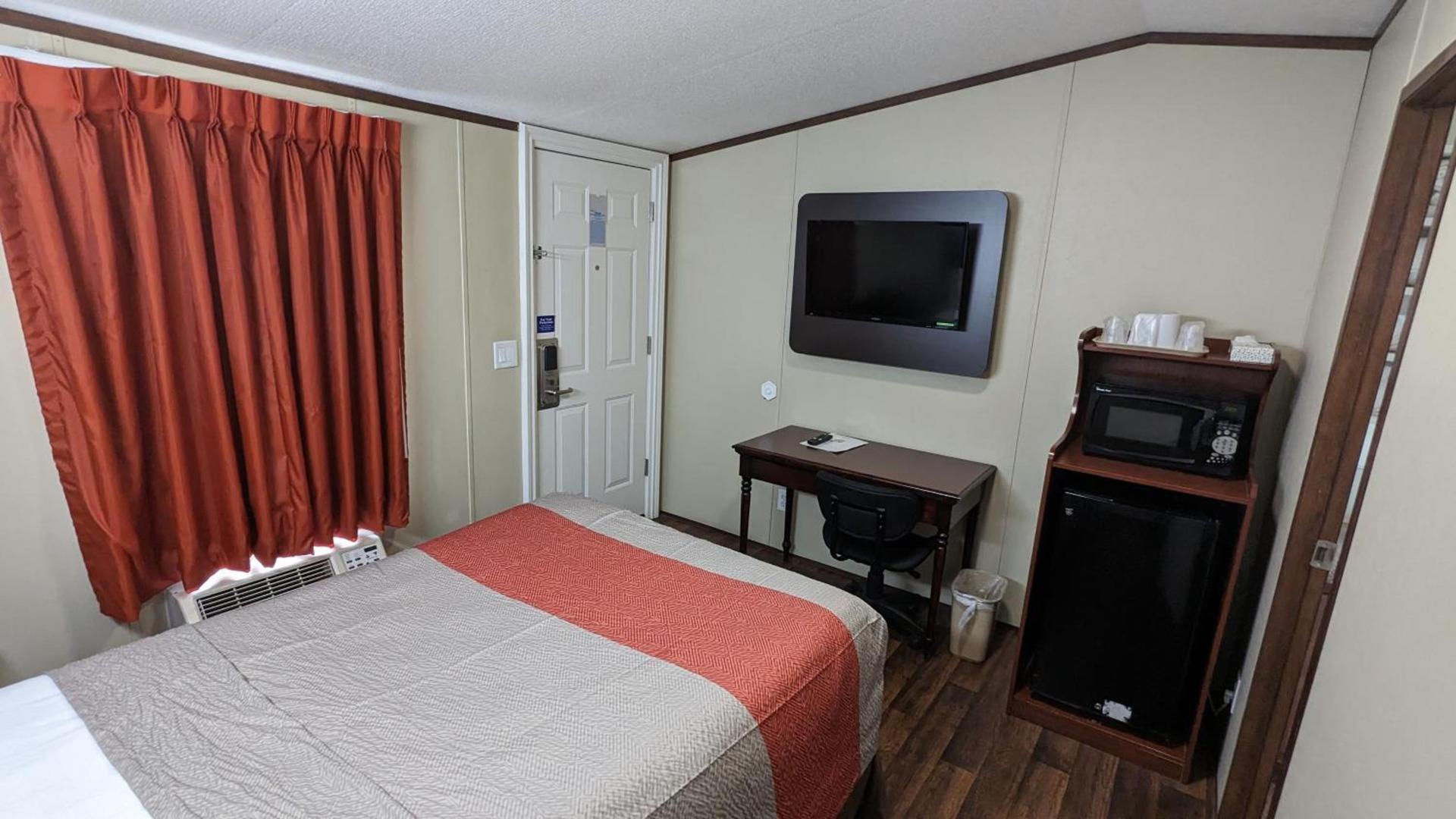 Hillcrest Inn & Suites Ozona photo 5
