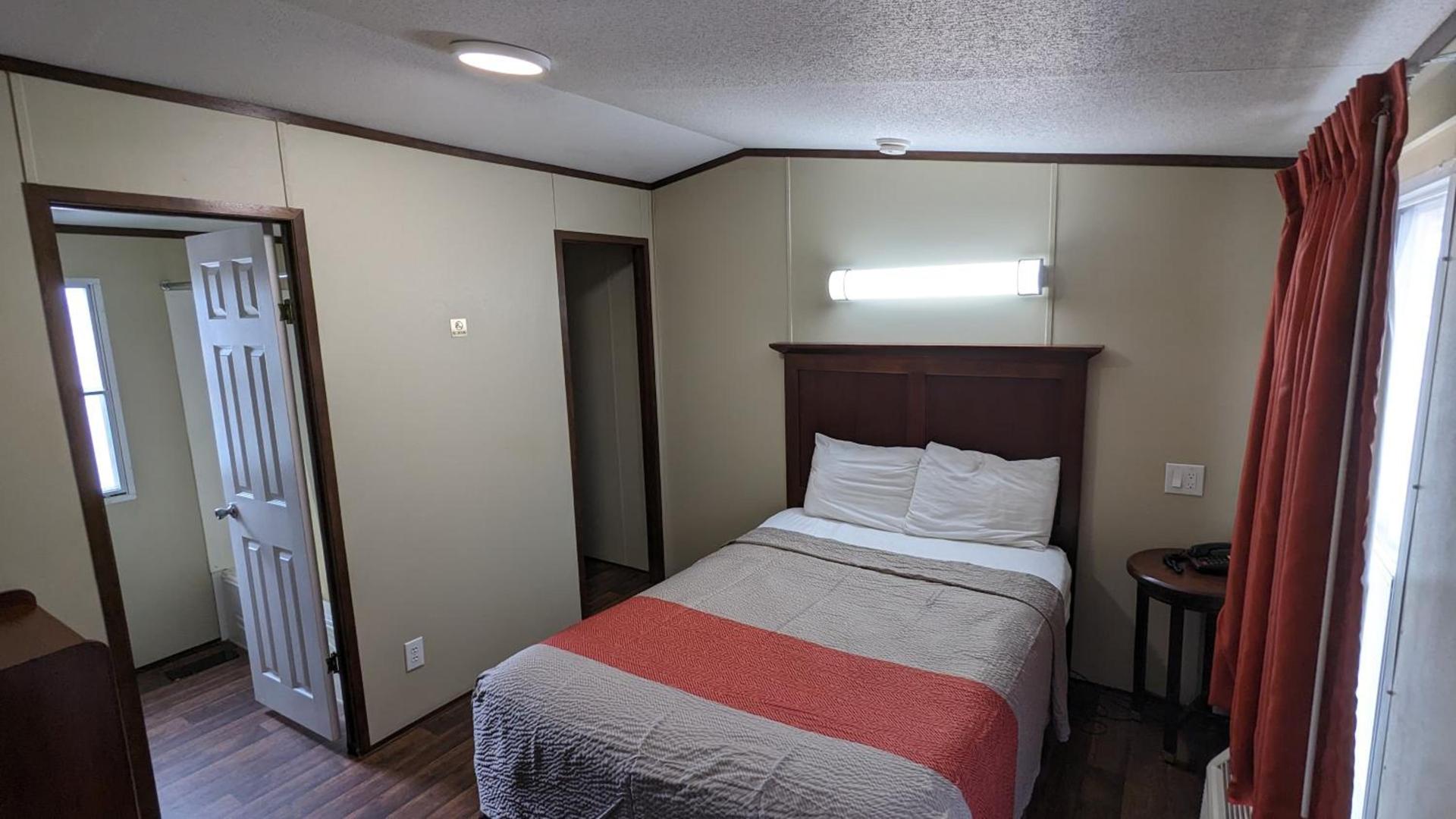 Hillcrest Inn & Suites Ozona photo 10