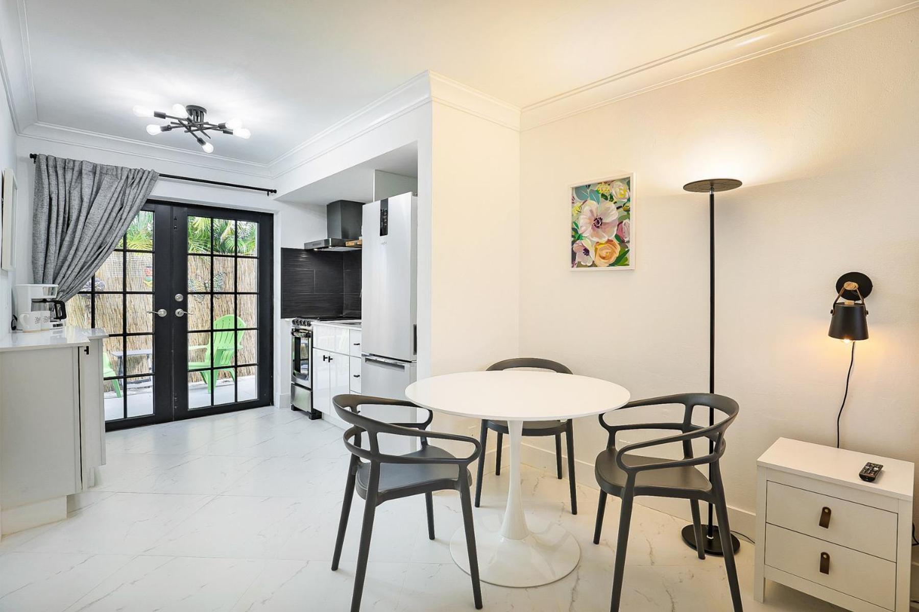 La Mer Suites photo 42