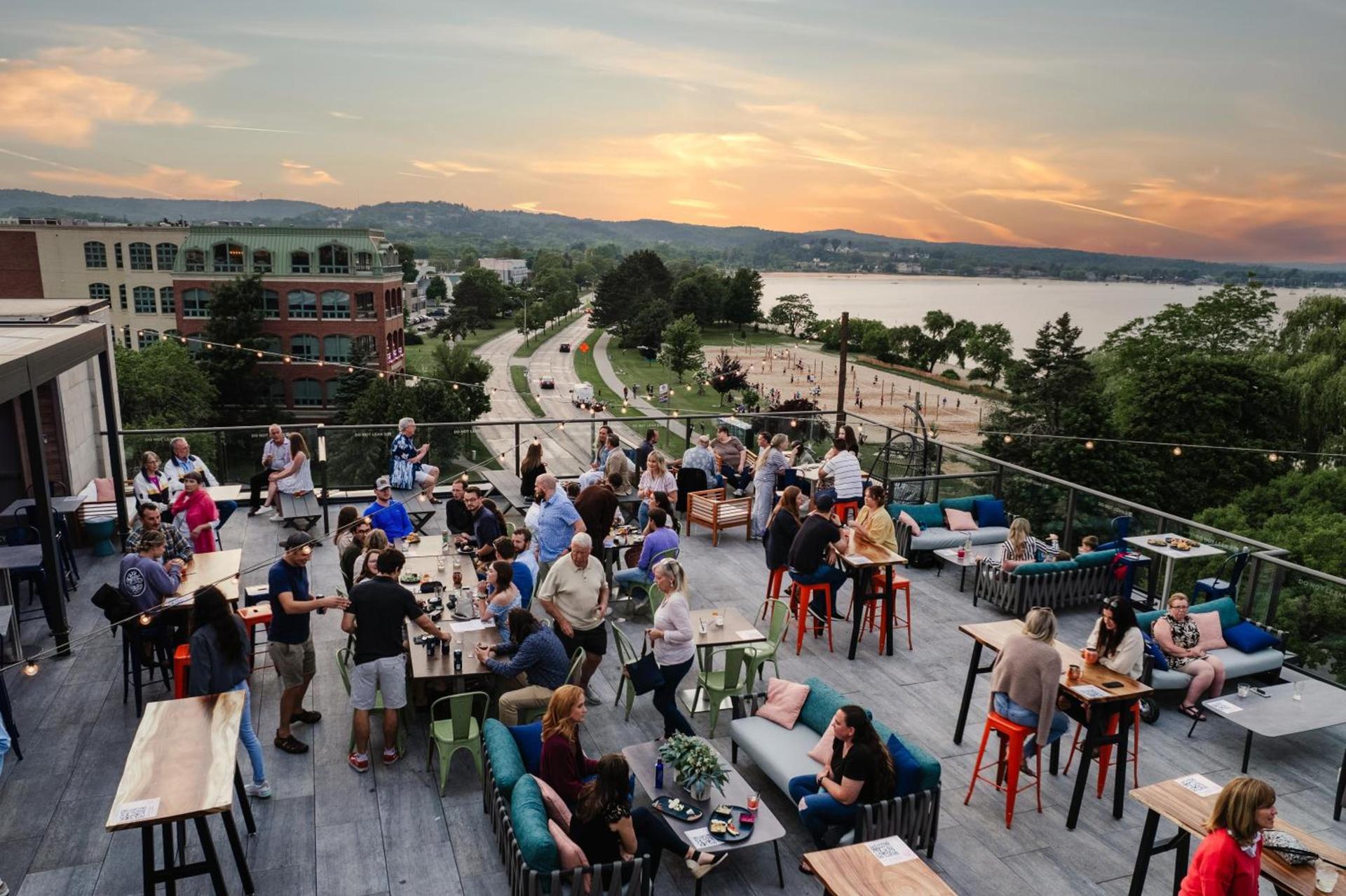 Hotel Indigo Traverse City by IHG photo 9