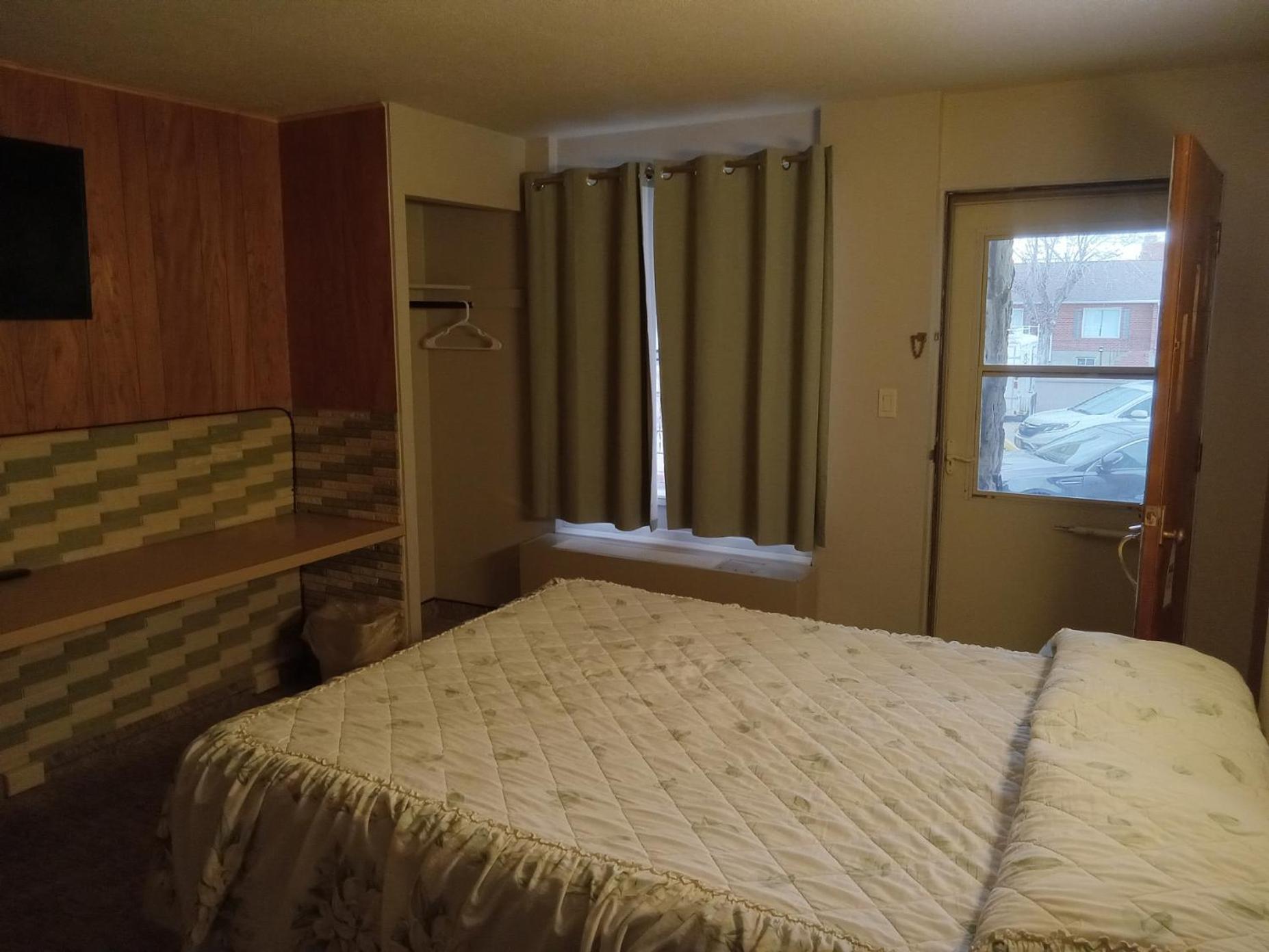 Siesta Motel photo 67