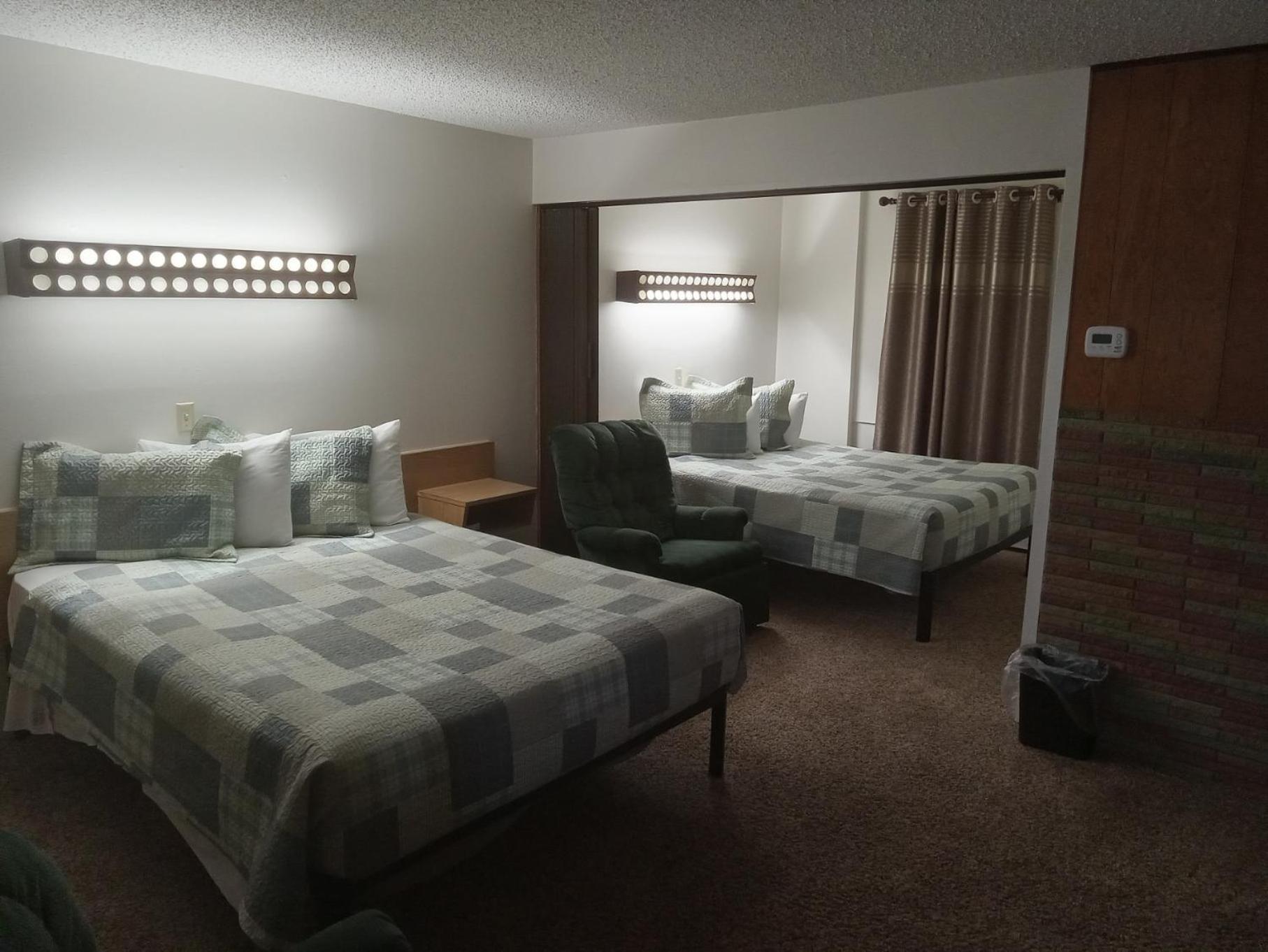 Siesta Motel photo 72