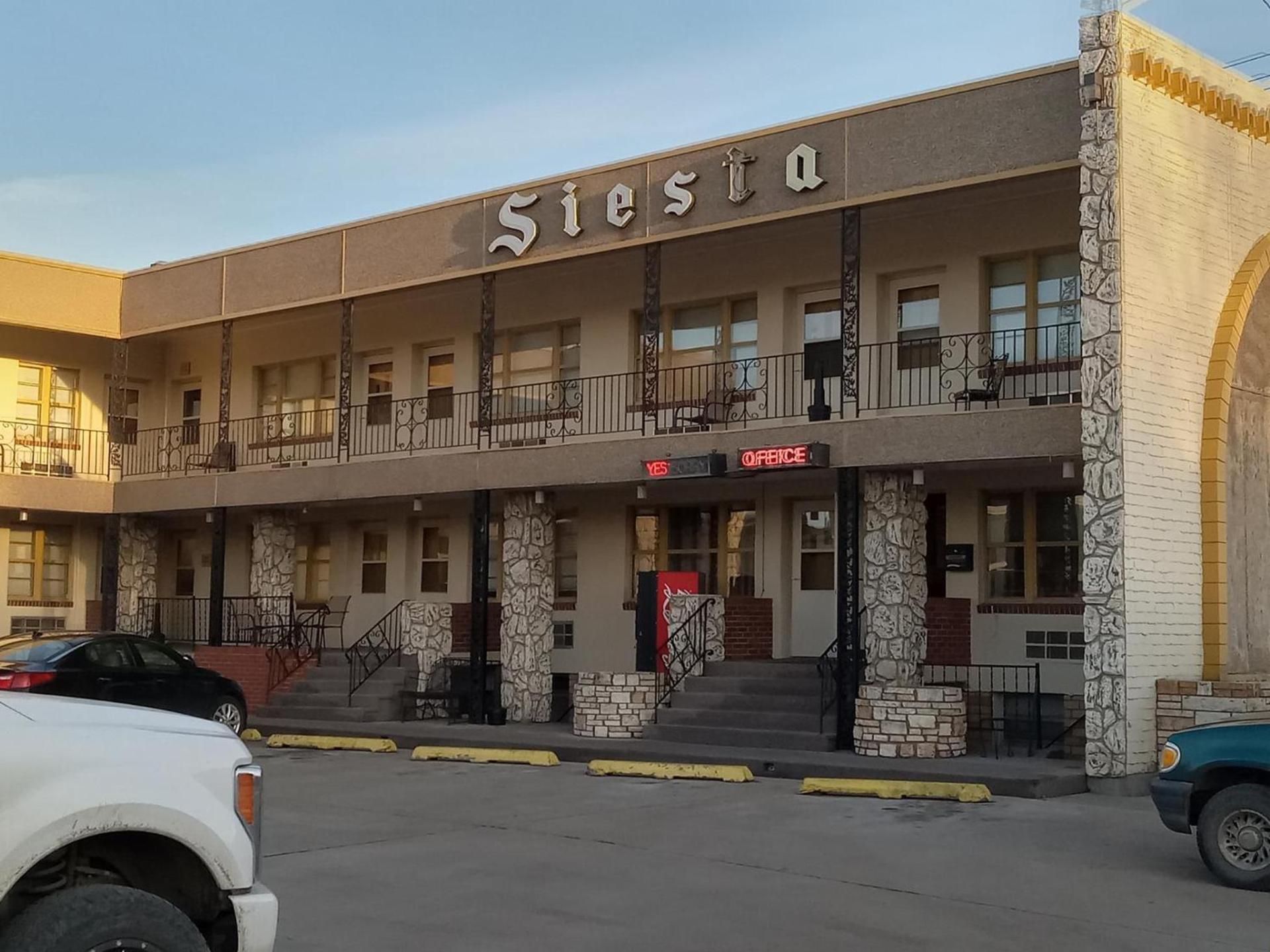 Siesta Motel photo 11