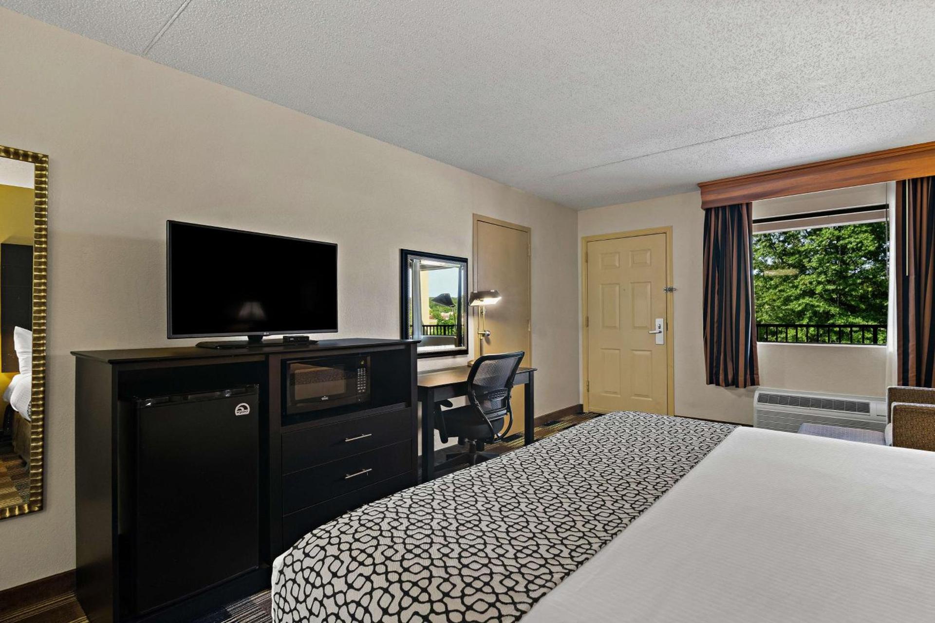 Best Western Windsor Suites photo 12