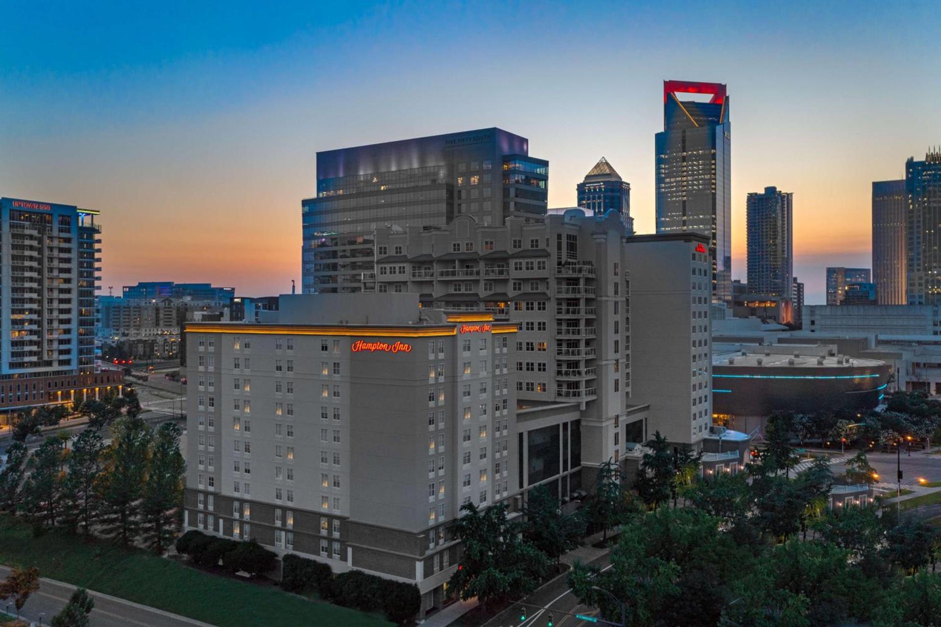 Hampton Inn Charlotte Uptown photo 2