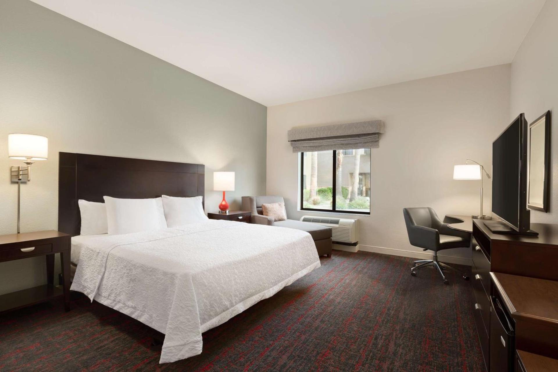 Hampton Inn & Suites Phoenix Glendale-Westgate photo 20