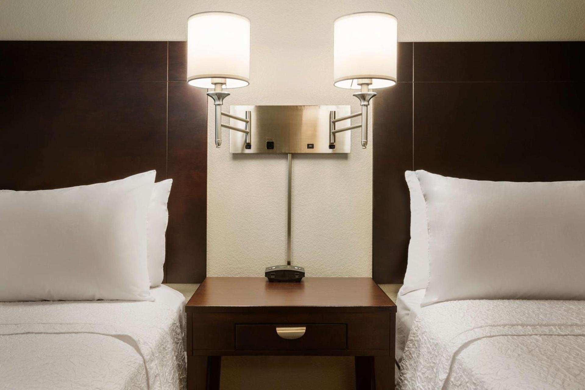 Hampton Inn & Suites Phoenix Glendale-Westgate photo 24